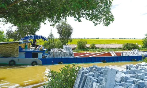 Âm vang làng nghề chẻ đá Hòn Sóc, An Giang
